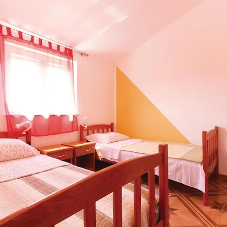 Betiga Betiga Ii Barbariga